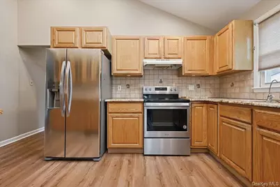 331 N Michigan Avenue, Massapequa, NY 11758 - Photo 11