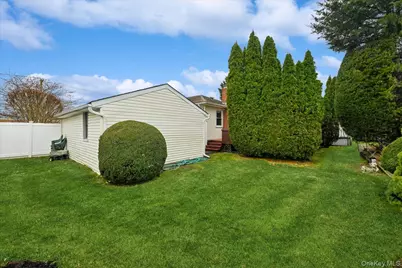 331 N Michigan Avenue, Massapequa, NY 11758 - Photo 31