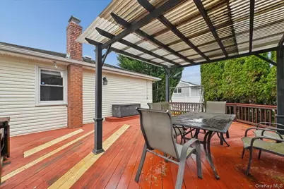 331 N Michigan Avenue, Massapequa, NY 11758 - Photo 35