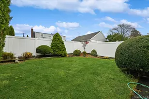 331 N Michigan Ave, Massapequa, NY 11758 - Photo 29