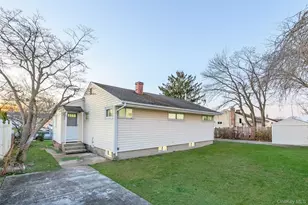 201 Hilltop Dr, Brentwood, NY 11717 - Photo 29