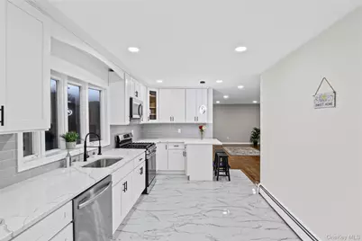 201 Hilltop Drive, Brentwood, NY 11717 - Photo 11