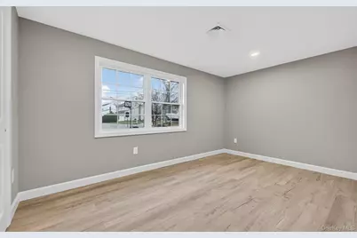 27 Claire Lane, Sayville, NY 11782 - Photo 15