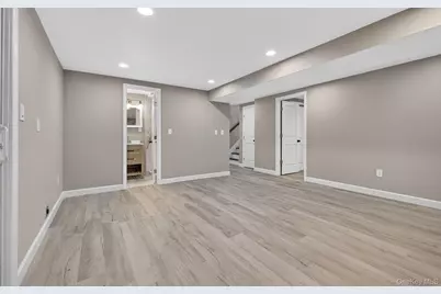 27 Claire Lane, Sayville, NY 11782 - Photo 13