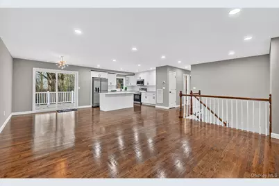 27 Claire Lane, Sayville, NY 11782 - Photo 3