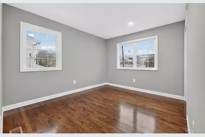 27 Claire Lane, Sayville, NY 11782 - Photo 9