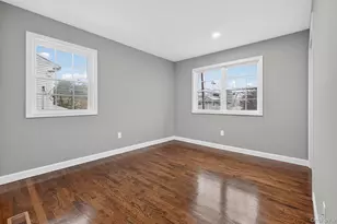 27 Claire Ln, Sayville, NY 11782 - Photo 9