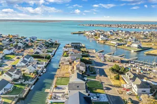 38 Berger Ave, Amityville, NY 11701 - Photo 25