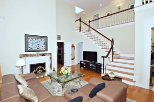 35 Meadow Woods Rd, Great Neck, NY 11020 - Photo 9