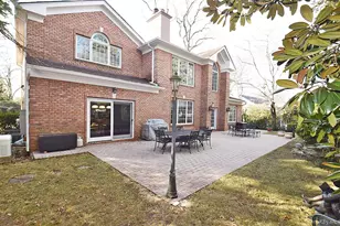 35 Meadow Woods Rd, Great Neck, NY 11020 - Photo 43