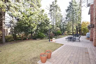 35 Meadow Woods Rd, Great Neck, NY 11020 - Photo 39