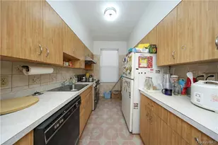2284 E 22nd St, Brooklyn, NY 11229 - Photo 3
