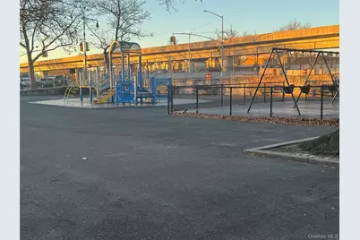 142-06 116th Avenue, Jamaica, NY 11436 - Photo 7