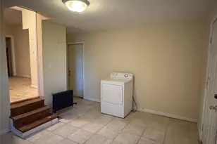 142-06 116th Ave, Jamaica, NY 11436 - Photo 17