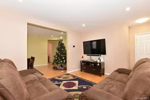 113 Stewart Ave, Hempstead, NY 11550 - Photo 11