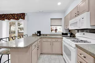 2529 Westervelt Ave, Bronx, NY 10469 - Photo 9