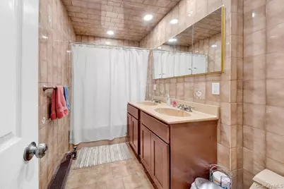 2529 Westervelt Avenue, Bronx, NY 10469 - Photo 17