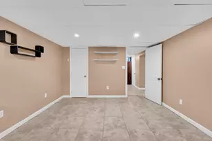 266 Bayview Ave, Massapequa, NY 11758 - Photo 29