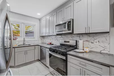 37 Orchard Street, Merrick, NY 11566 - Photo 7