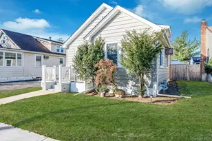 37 Orchard St, Merrick, NY 11566 - Photo 3