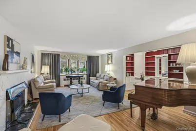 816 Pepperidge Road, Westbury, NY 11590 - Photo 5