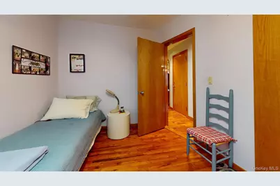 120 Barrymore Boulevard, Franklin Square, NY 11010 - Photo 7