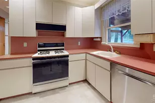 120 Barrymore Blvd, Franklin Square, NY 11010 - Photo 5