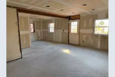 512 Minnieford Avenue, Bronx, NY 10464 - Photo 17