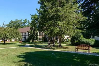 127 Fifteenth Street #E2, Garden City, NY 11530 - Photo 17