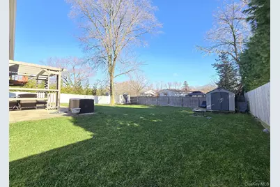 373 Magnolia Drive, Selden, NY 11784 - Photo 23