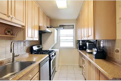 39 Avon Circle #B, Rye Brook, NY 10573 - Photo 11