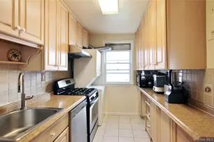 39 Avon Cir, Rye Brook, NY 10573 - Photo 11