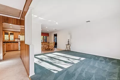 6 Silver Avenue, Huntington Station, NY 11746 - Photo 5