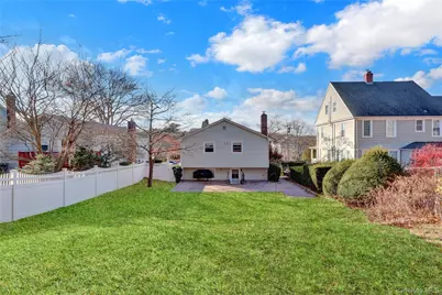 171 School Street, Oyster Bay, NY 11771 - Photo 29