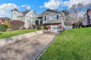 171 School St, Oyster Bay, NY 11771 - Photo 3