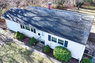 170 Sugarwood Ln, Central Islip, NY 11722 - Photo 17