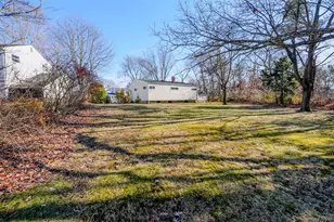 170 Sugarwood Ln, Central Islip, NY 11722 - Photo 19