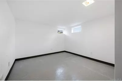 26 Wilshire Drive, North Babylon, NY 11703 - Photo 17