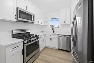 26 Wilshire Dr, North Babylon, NY 11703 - Photo 15