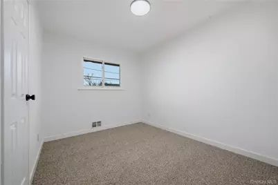 26 Wilshire Drive, North Babylon, NY 11703 - Photo 7