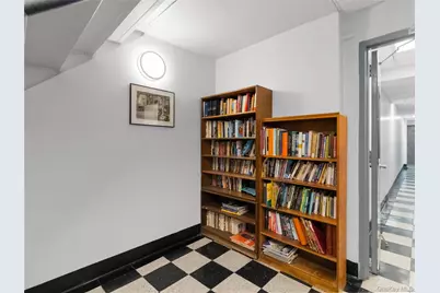 76-10 34th Avenue #1O, Jackson Heights, NY 11372 - Photo 23