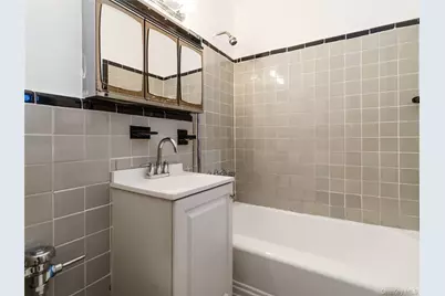 76-10 34th Avenue #1O, Jackson Heights, NY 11372 - Photo 5