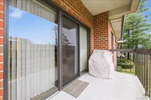 99 S Park Ave, Rockville Centre, NY 11570 - Photo 17