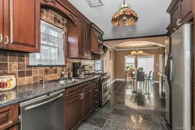 4 Laurette Lane, Freeport, NY 11520 - Photo 9