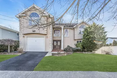 4 Laurette Lane, Freeport, NY 11520 - Photo 1