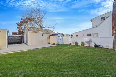 897 Washington Avenue, Westbury, NY 11590 - Photo 33