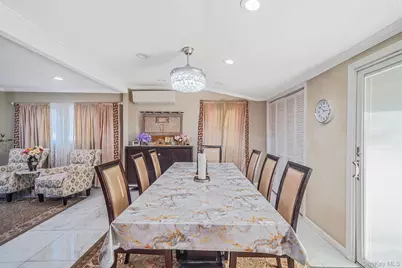 897 Washington Avenue, Westbury, NY 11590 - Photo 11