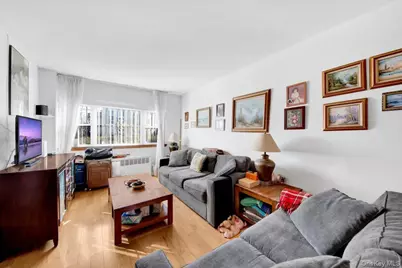 733 Rhinelander Avenue, Bronx, NY 10462 - Photo 9