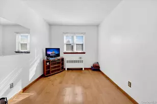 733 Rhinelander Ave, Bronx, NY 10462 - Photo 17