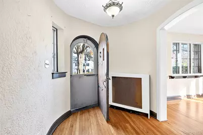 5 Seymour Place, White Plains, NY 10605 - Photo 3